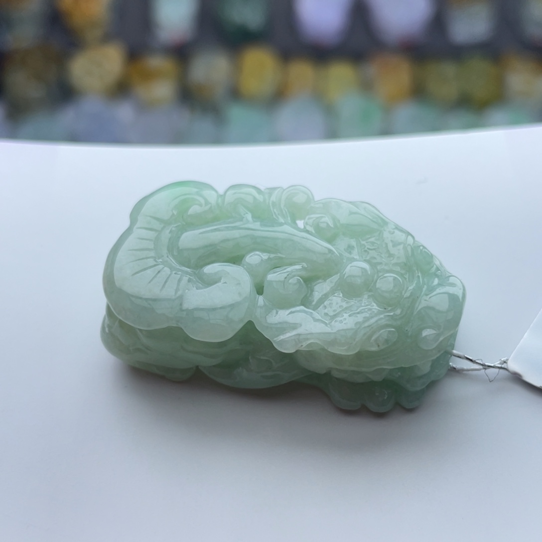 翡翠颈饰未镶嵌貔貅