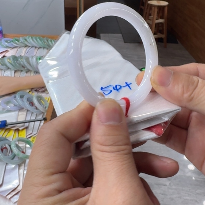 翡翠手镯未镶嵌纯天然缅甸翡翠A货买断