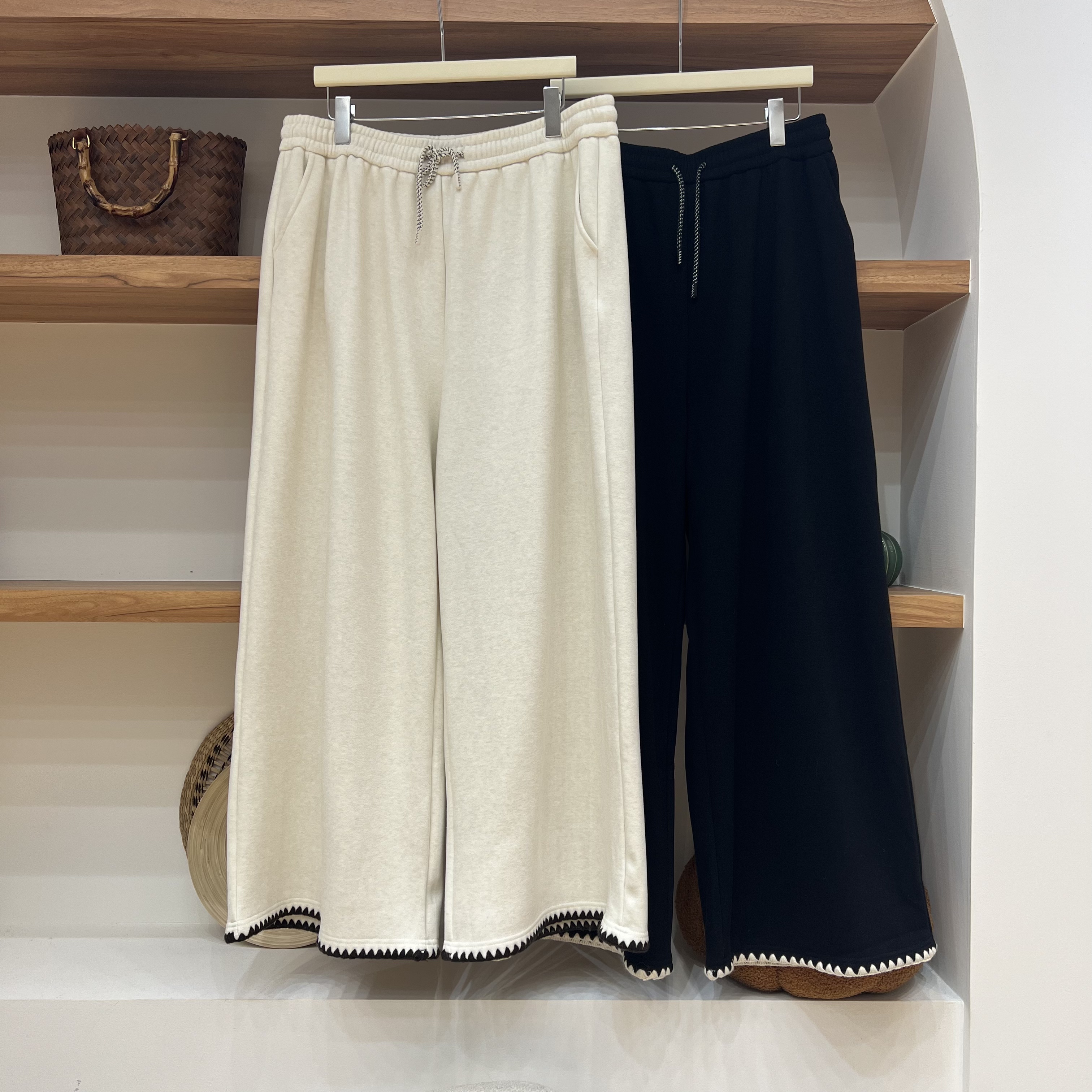 【新品预告】2025冬季新款休闲百搭显瘦松紧腰抽绳加绒加厚拖地裤