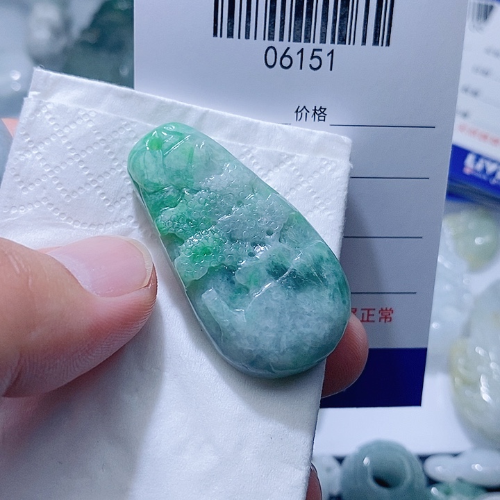 翡翠未镶嵌颈饰天光墟翡翠市场现金代购
