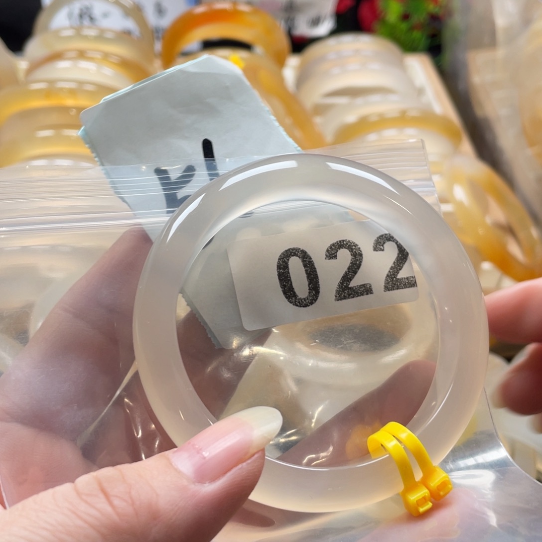 菜***鱼玛瑙/玉髓未镶嵌手镯