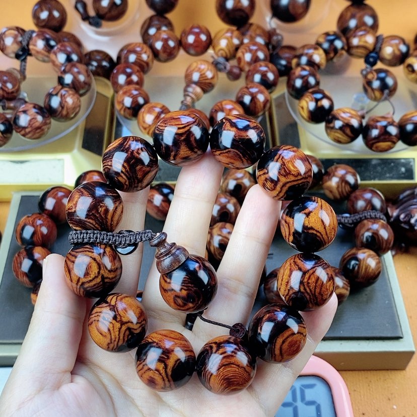 【闪购商品】花梨木类西****荣