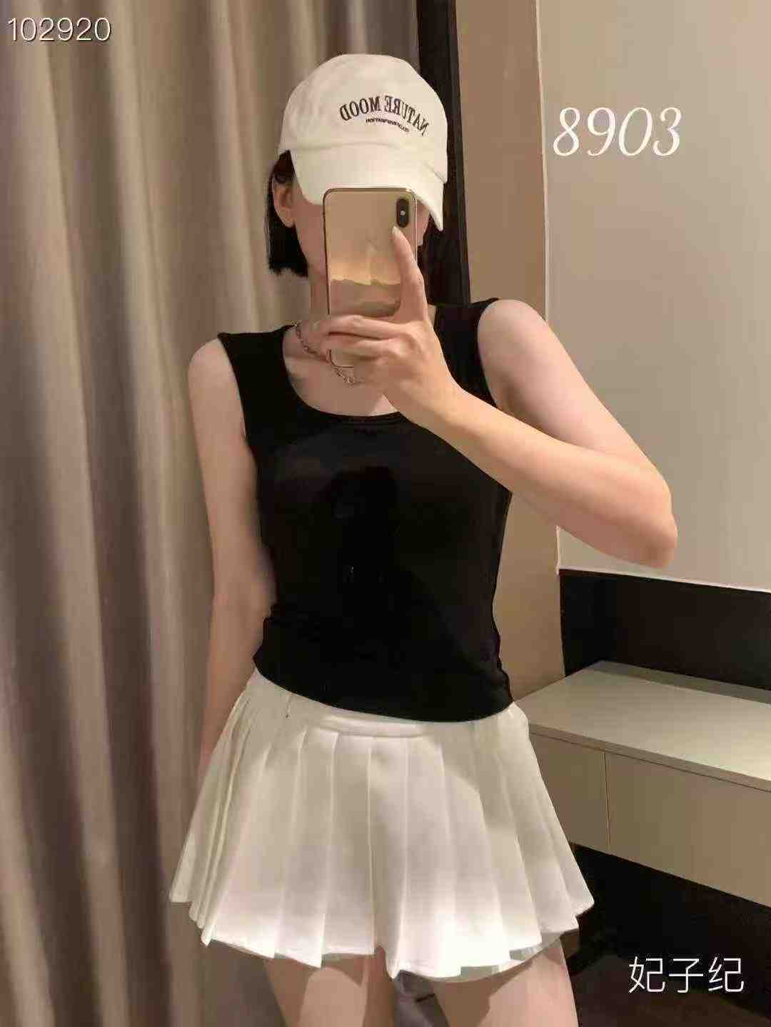 SUSU•自留款！秋冬～遮副乳百搭美背