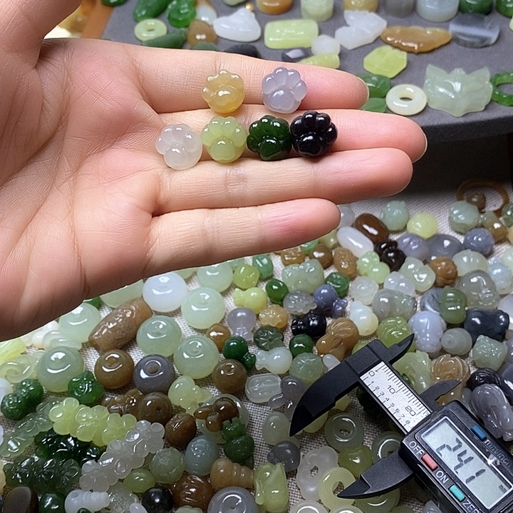 未镶嵌和田玉挂件猫爪98一个多样性发其一