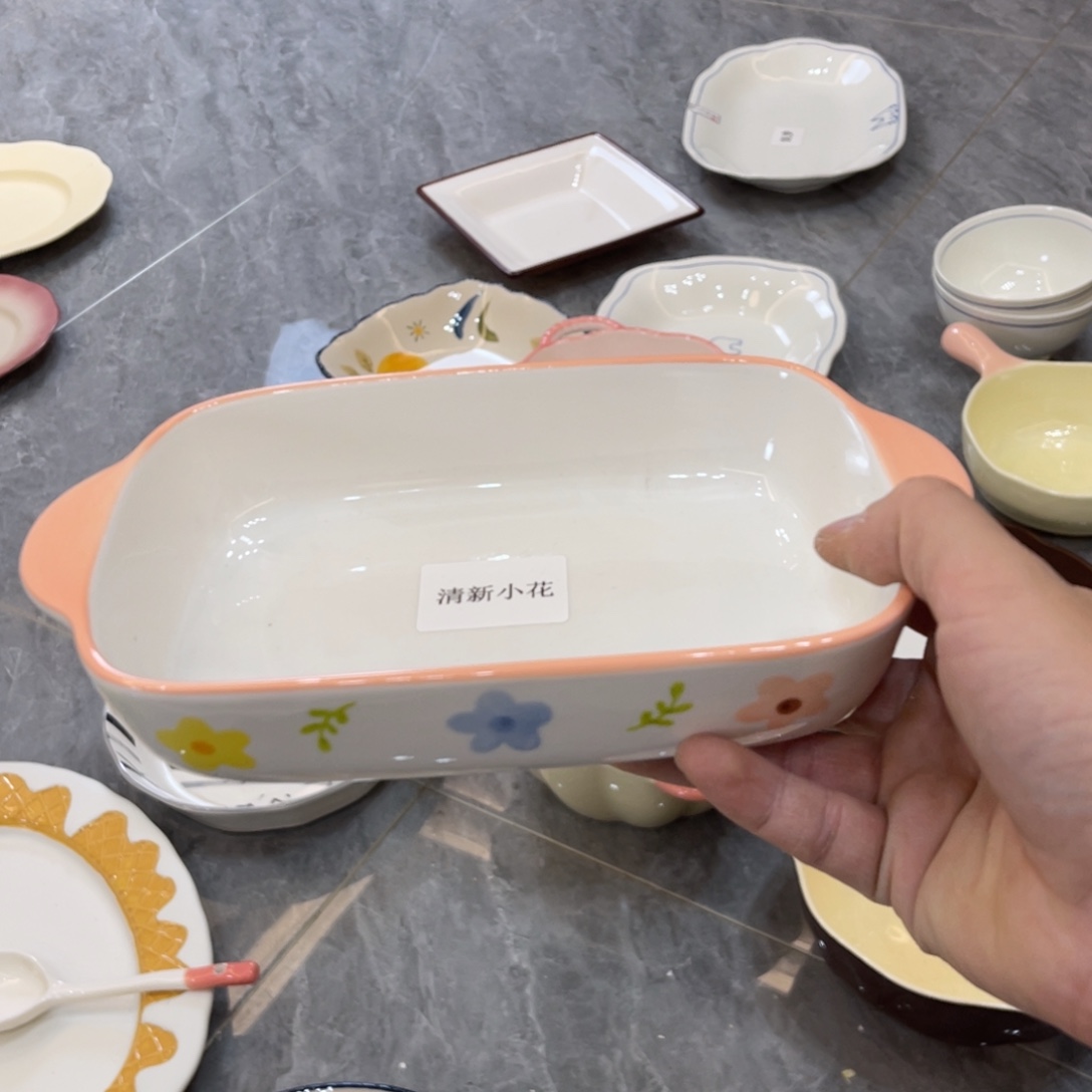 陶瓷微瑕餐具介意勿拍，满18飞！