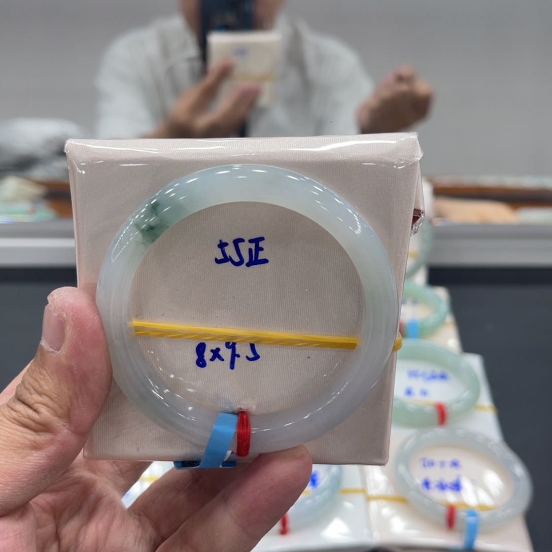 翡翠未镶嵌手镯缅甸翡翠