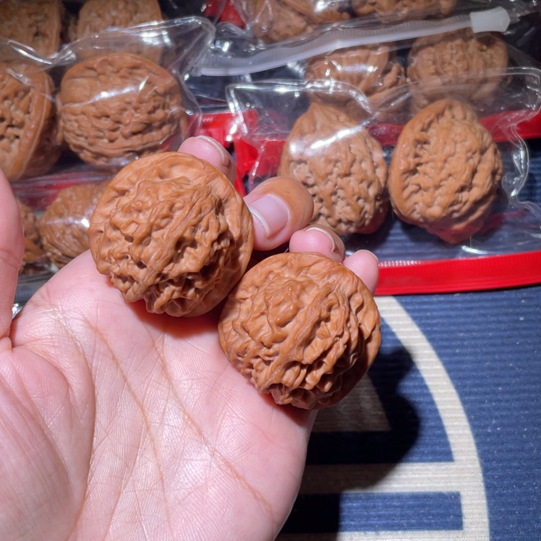 志***伟文玩核桃吊坠天地38