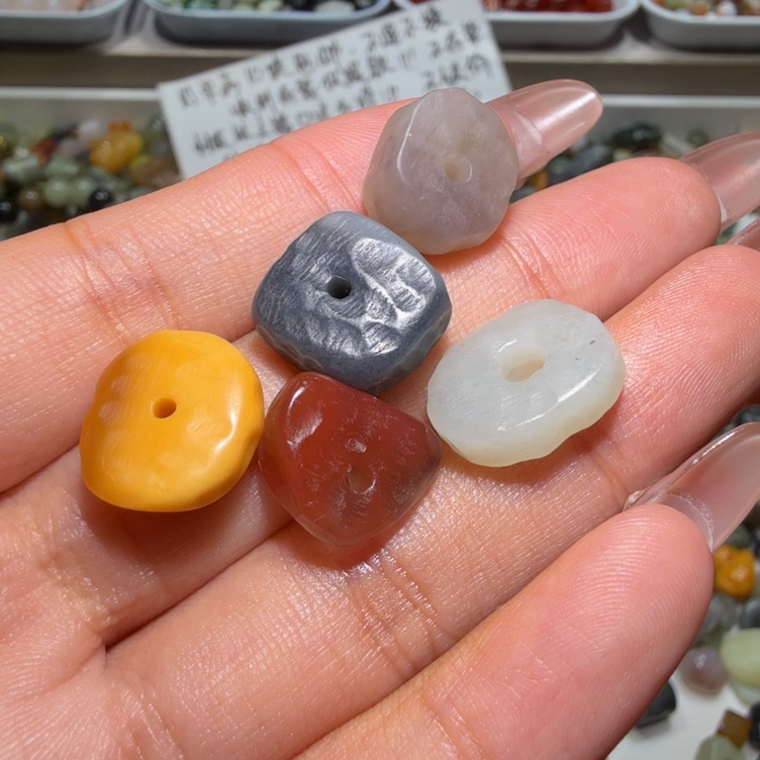 和田玉未镶嵌珠宝奇石