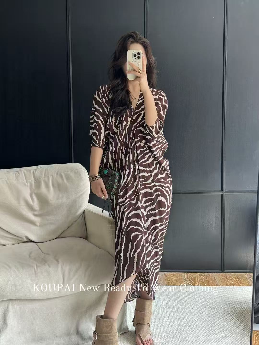 时尚斑马纹V领蝙蝠袖显瘦气质优雅收腰连衣裙