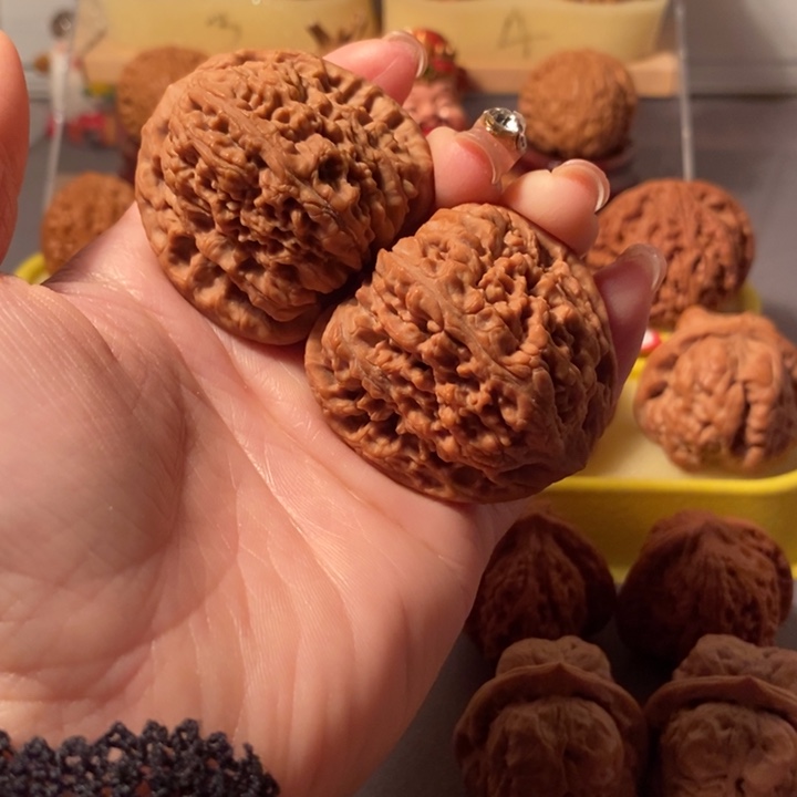 *****吊坠文玩核桃44➕三角疆