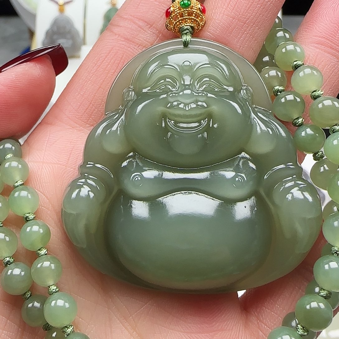 和田玉颈饰足金镶嵌