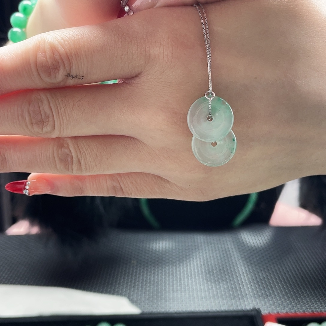 石英质玉（非洲翠）银S925镀金镶嵌耳坠