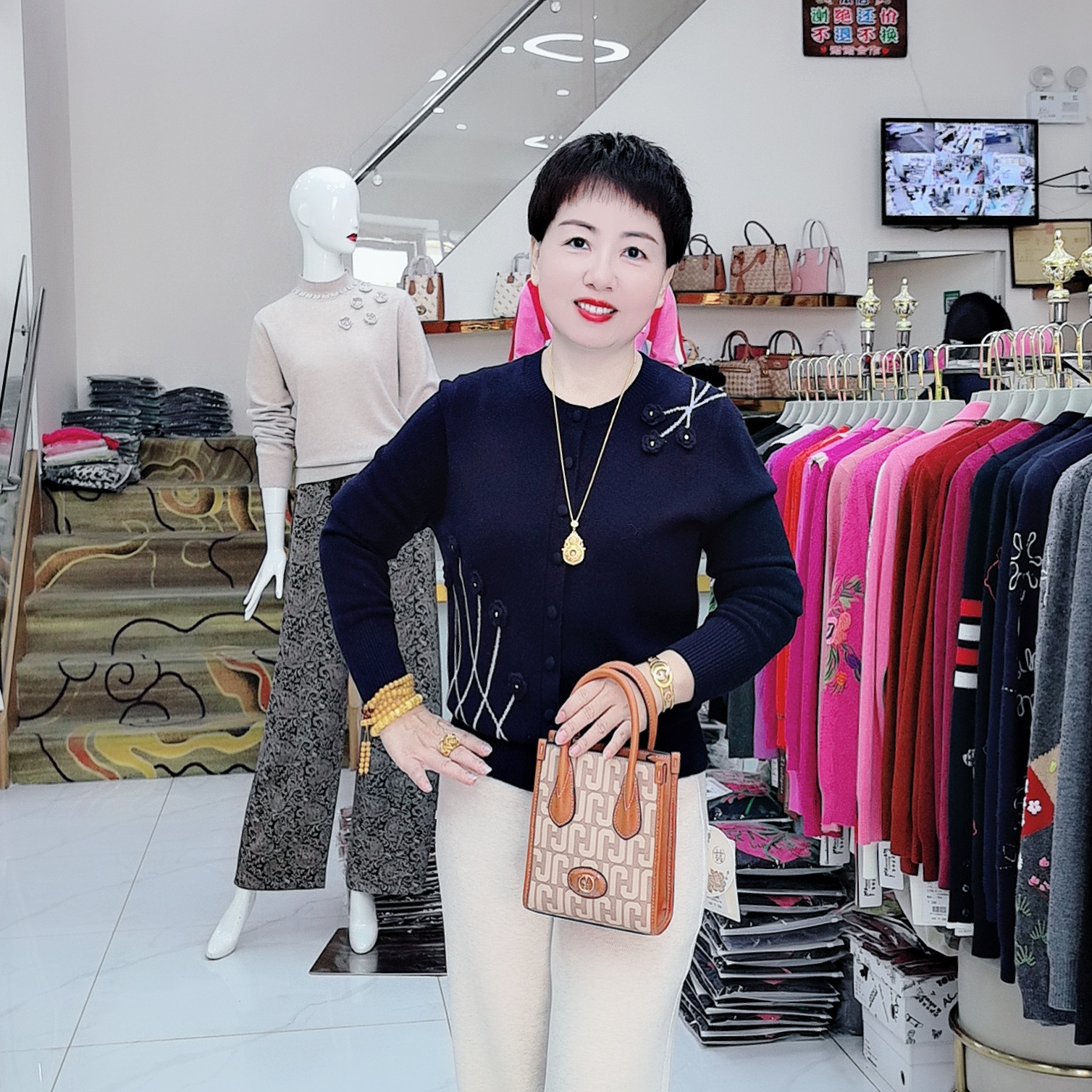 8811 新款立体花朵简约设计外套