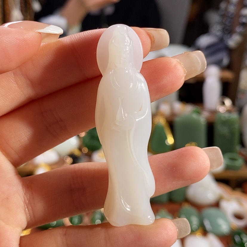 【闪购商品】吊坠(赠链)未镶嵌和田玉好**