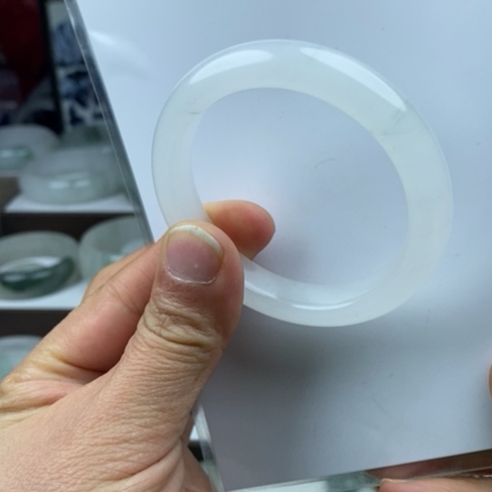 石英质玉（金丝玉）手镯未镶嵌宸****e