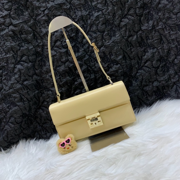95新 GUCCI/古驰 Gucci古驰padlock腋下包奶色