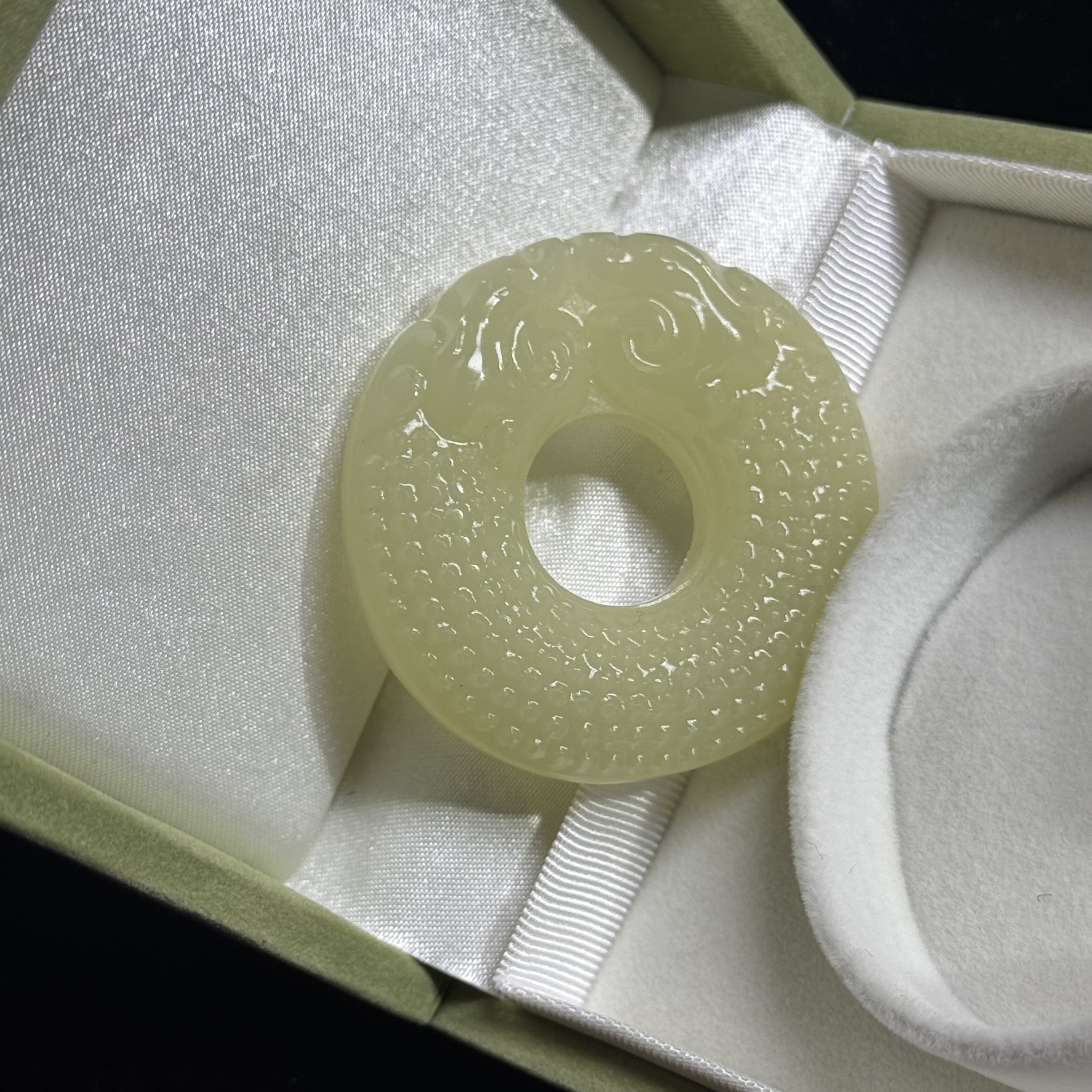 天然A 级青绿料双龙护主吊坠DN507