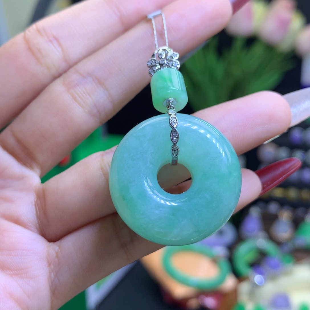 翡翠颈饰18K金镶嵌天然