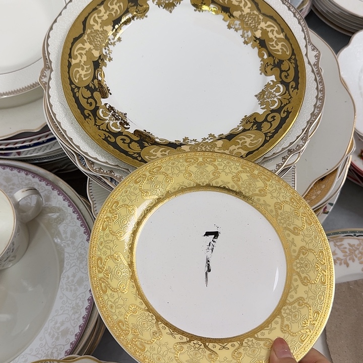 b***y瓷4个大盘1个9英寸平盘1个7.5英寸平盘微瑕