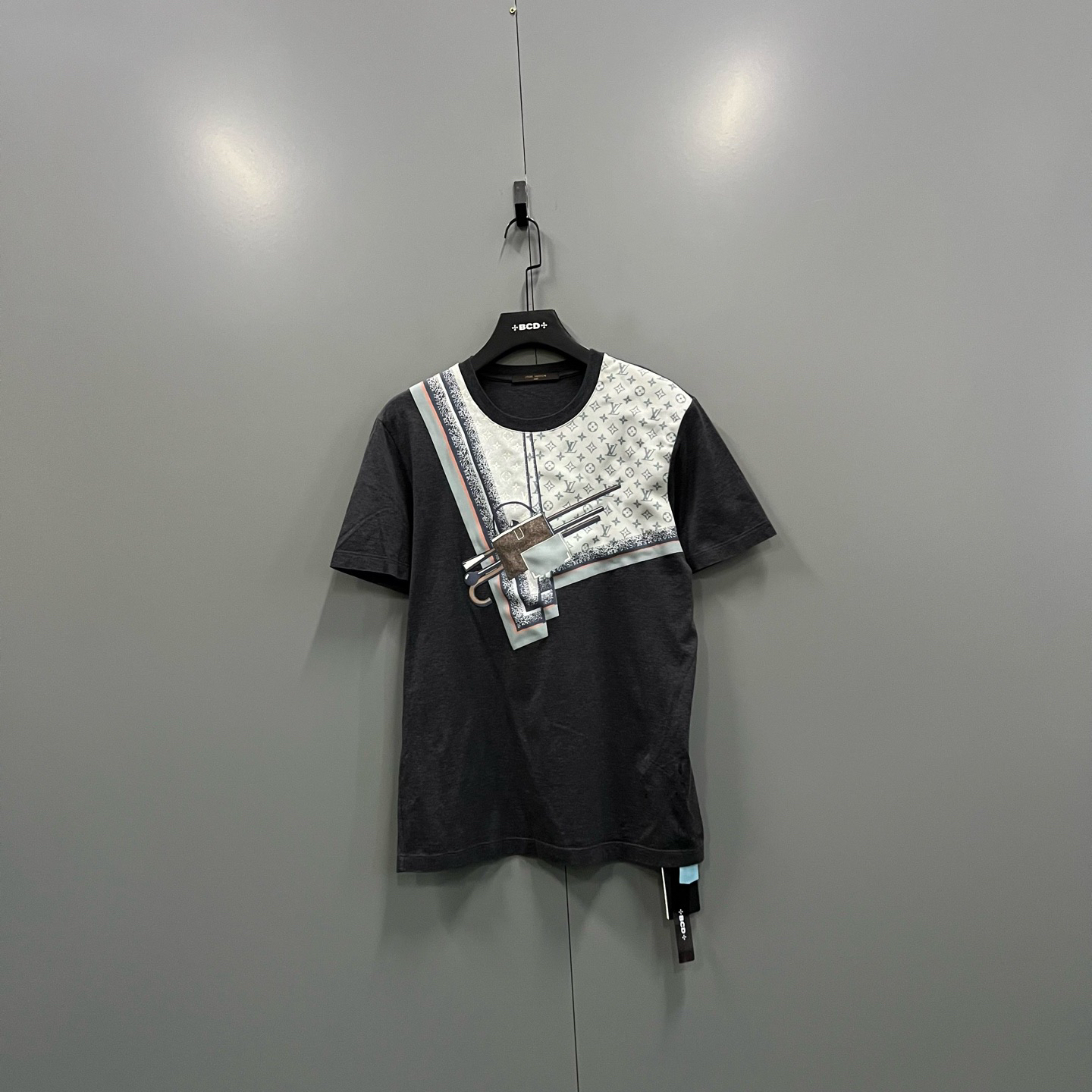 99新 LouisVuitton/路易威登 ab105 207093 lv 锁扣拼色短袖 M码