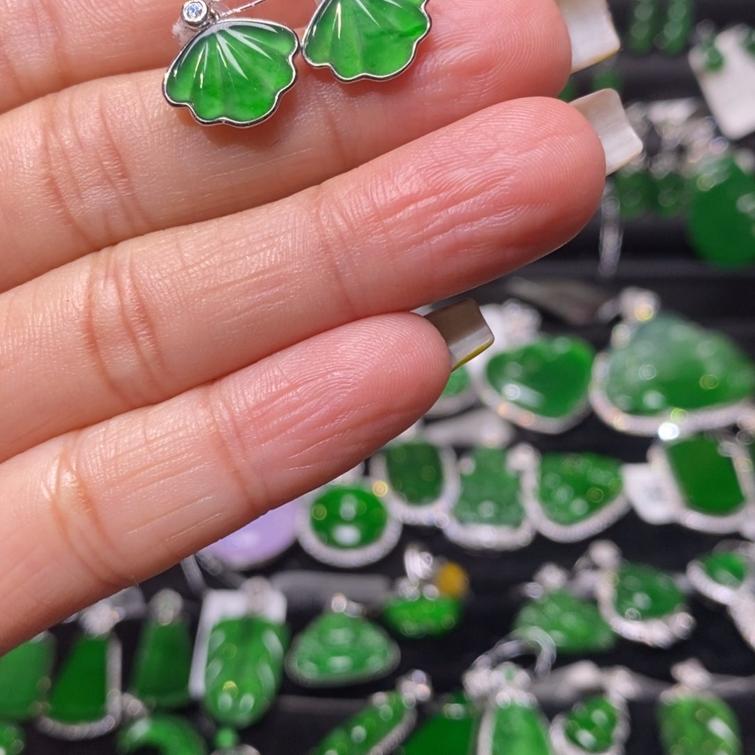 翡翠耳饰18K金镶嵌耳钉