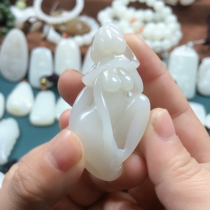 和田玉颈饰未镶嵌