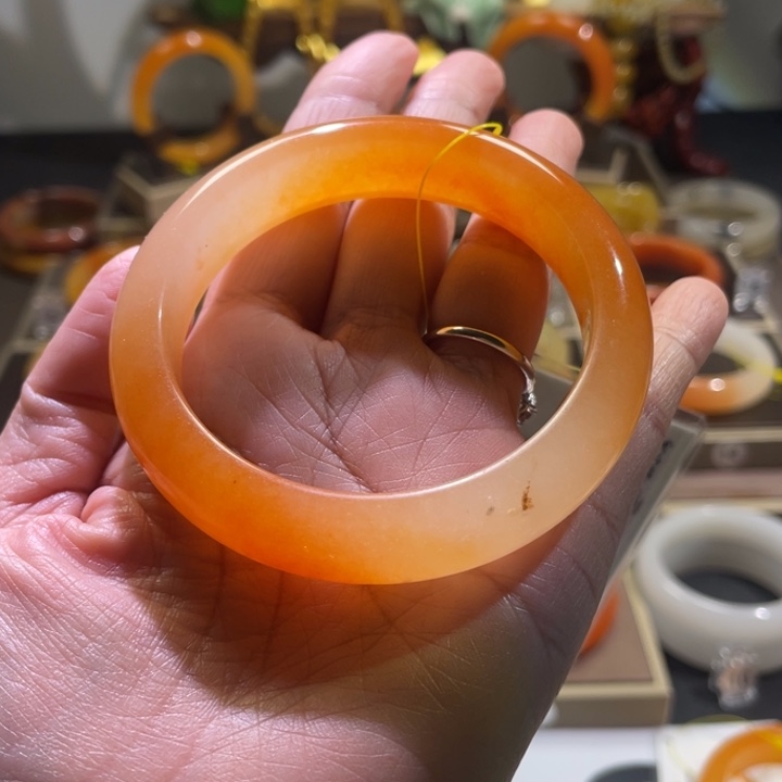 石英质玉未镶嵌手镯