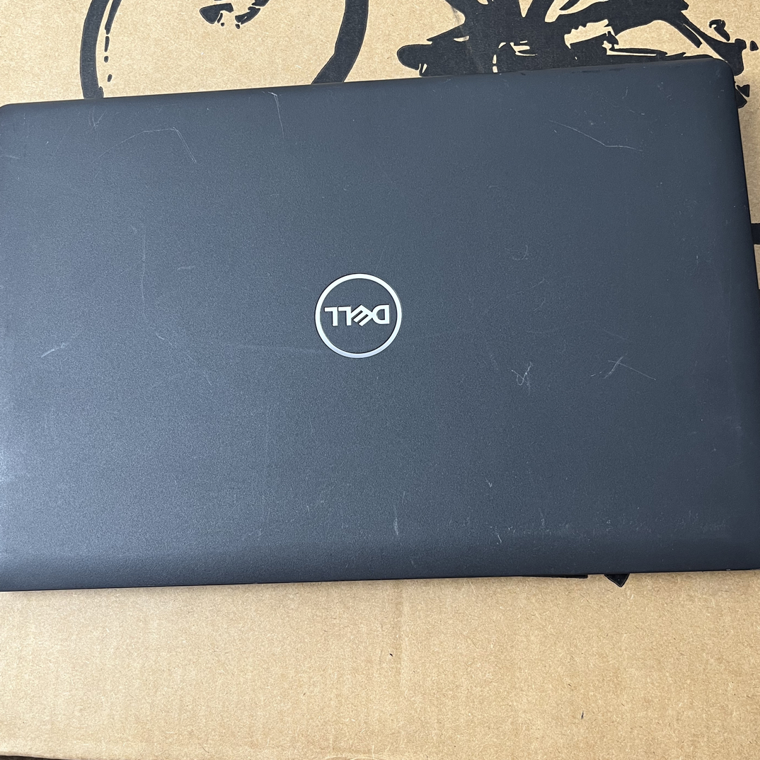 8新 Dell/戴尔 戴尔Latitude3520   I3-11代，8+256固态，集显