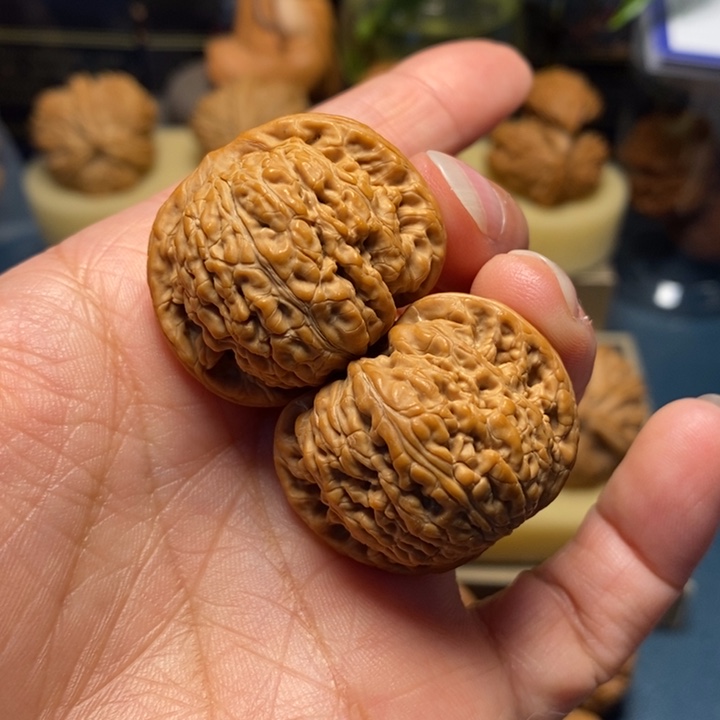 【闪购商品】把件文玩核桃红宝石