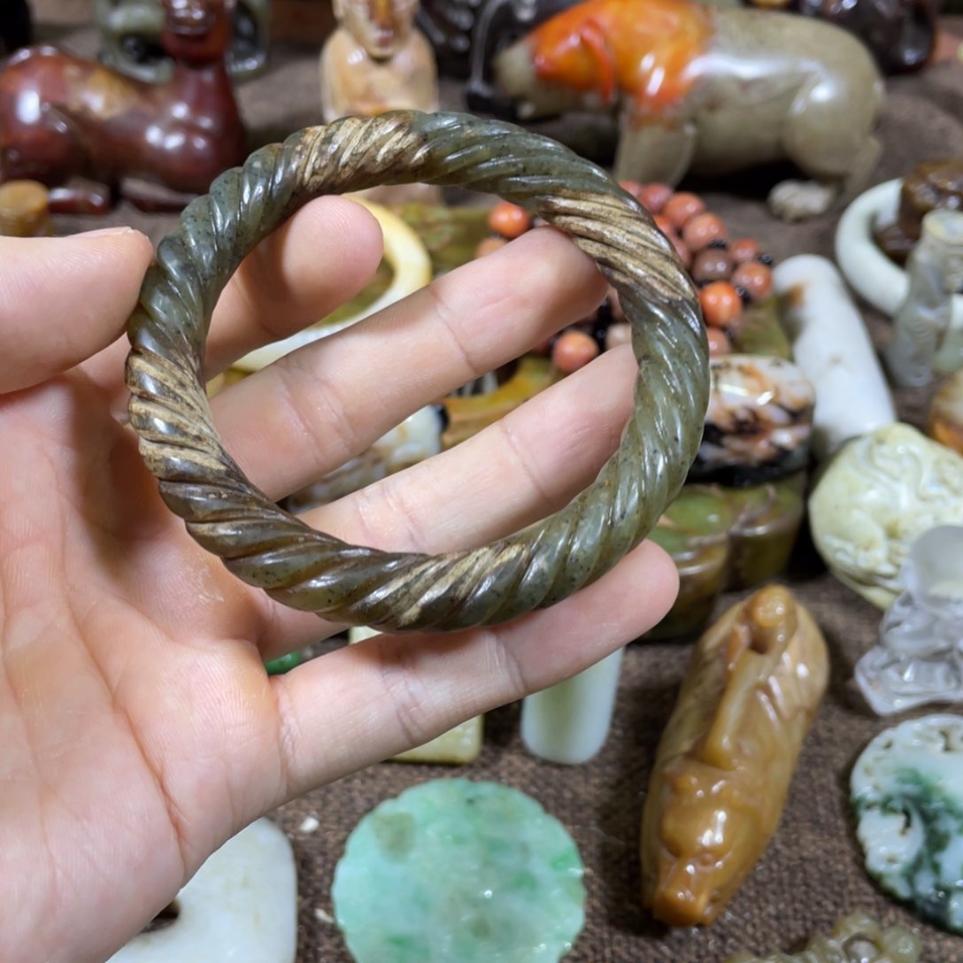 和田玉未镶嵌吊坠(不含链)