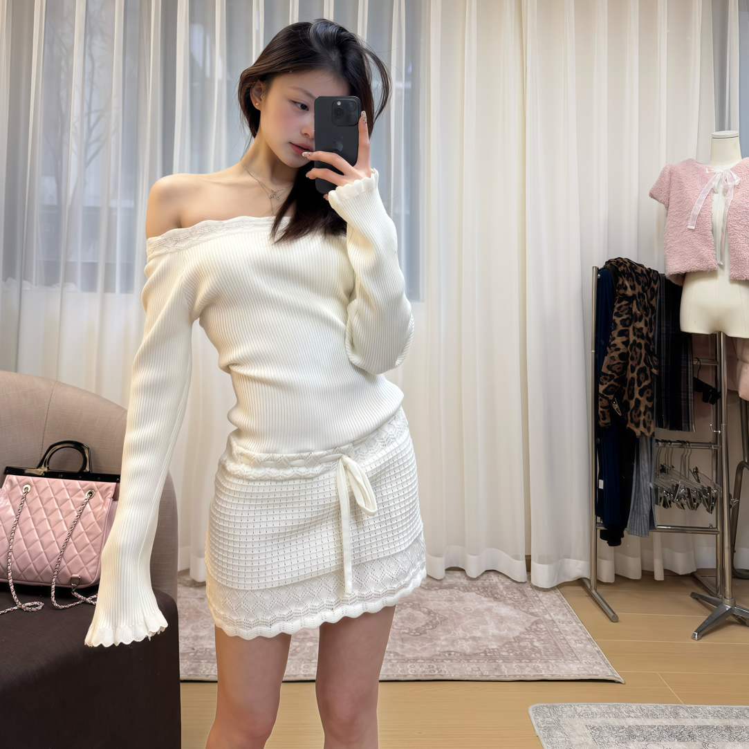 富家千金一字肩镂空温柔针织连衣裙女秋冬