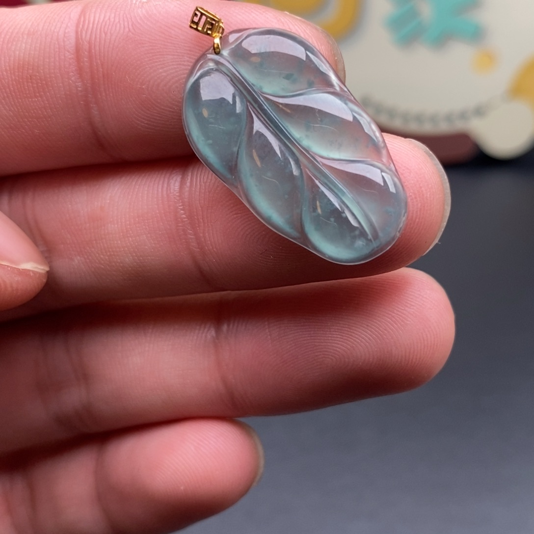 颈饰18K金镶嵌翡翠