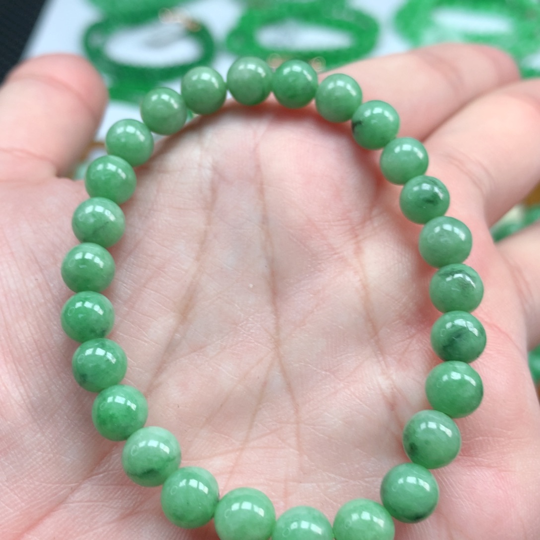 翡翠手链未镶嵌翡翠