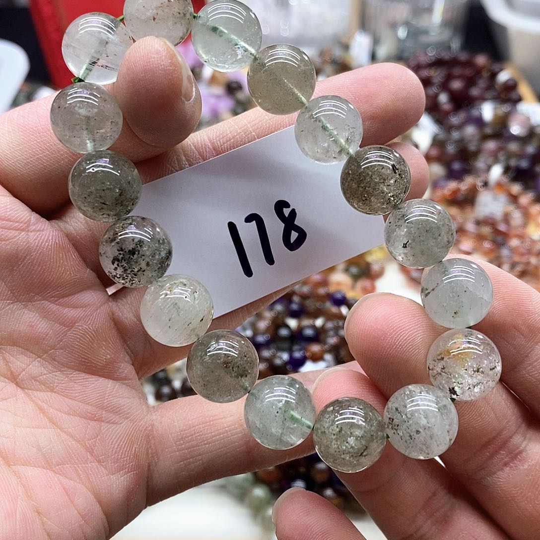 水晶手串未镶嵌天然