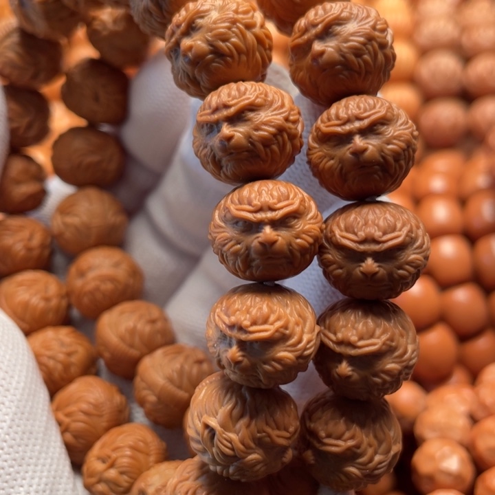 猴头核桃吊坠潭斗战胜佛