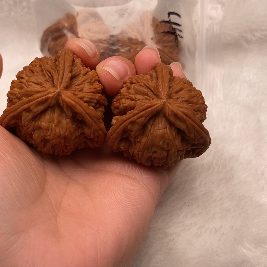 玉***石文玩核桃吊坠三棱