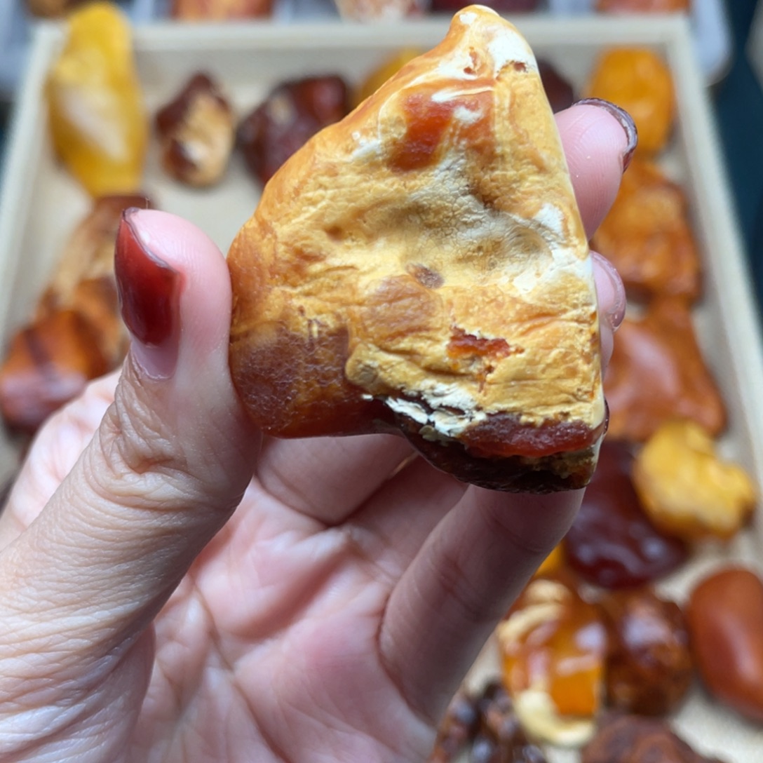 琥珀未镶嵌珠宝奇石