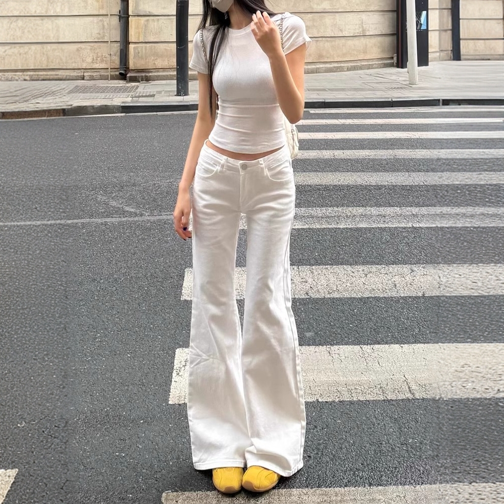 白色辣妹低腰微喇牛仔裤女夏季新款设计感阔腿显瘦不贴腿喇叭裤子