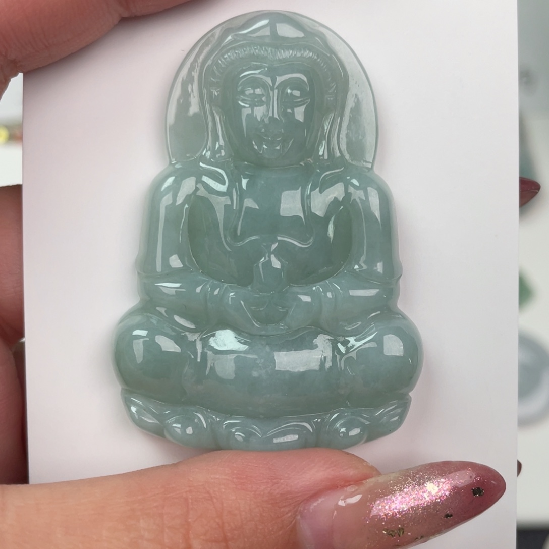 翡翠未镶嵌颈饰观音包容心