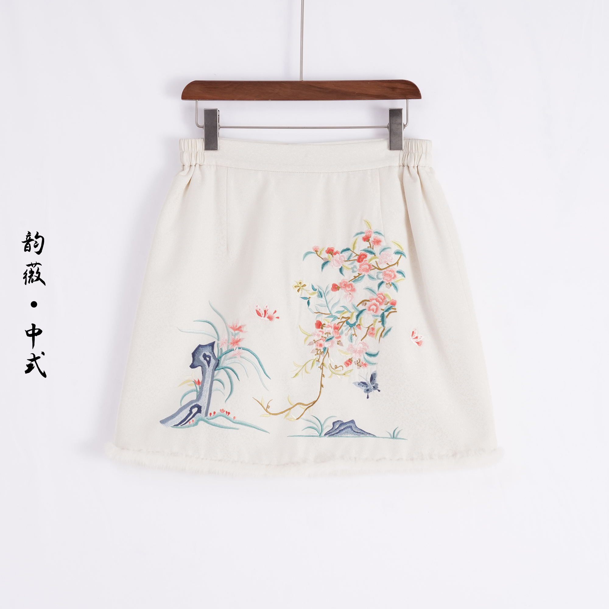 刺绣秋冬厚款少女风纯色半身裙短裙半裙新中式国风