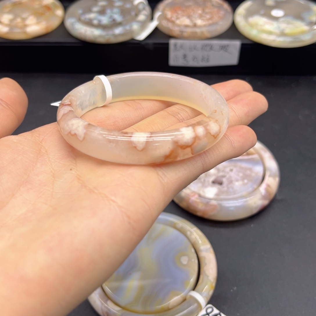 水***.玛瑙/玉髓未镶嵌颈饰