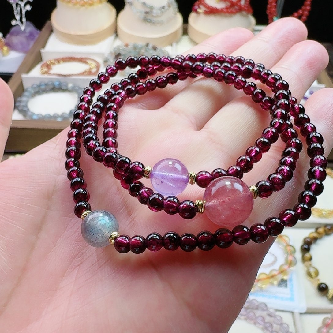 水晶手链未镶嵌石榴石3圈