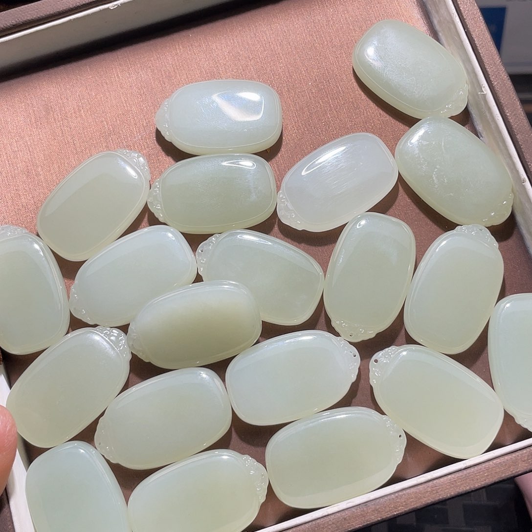 和田玉钢板料无事牌多样性发一未镶嵌