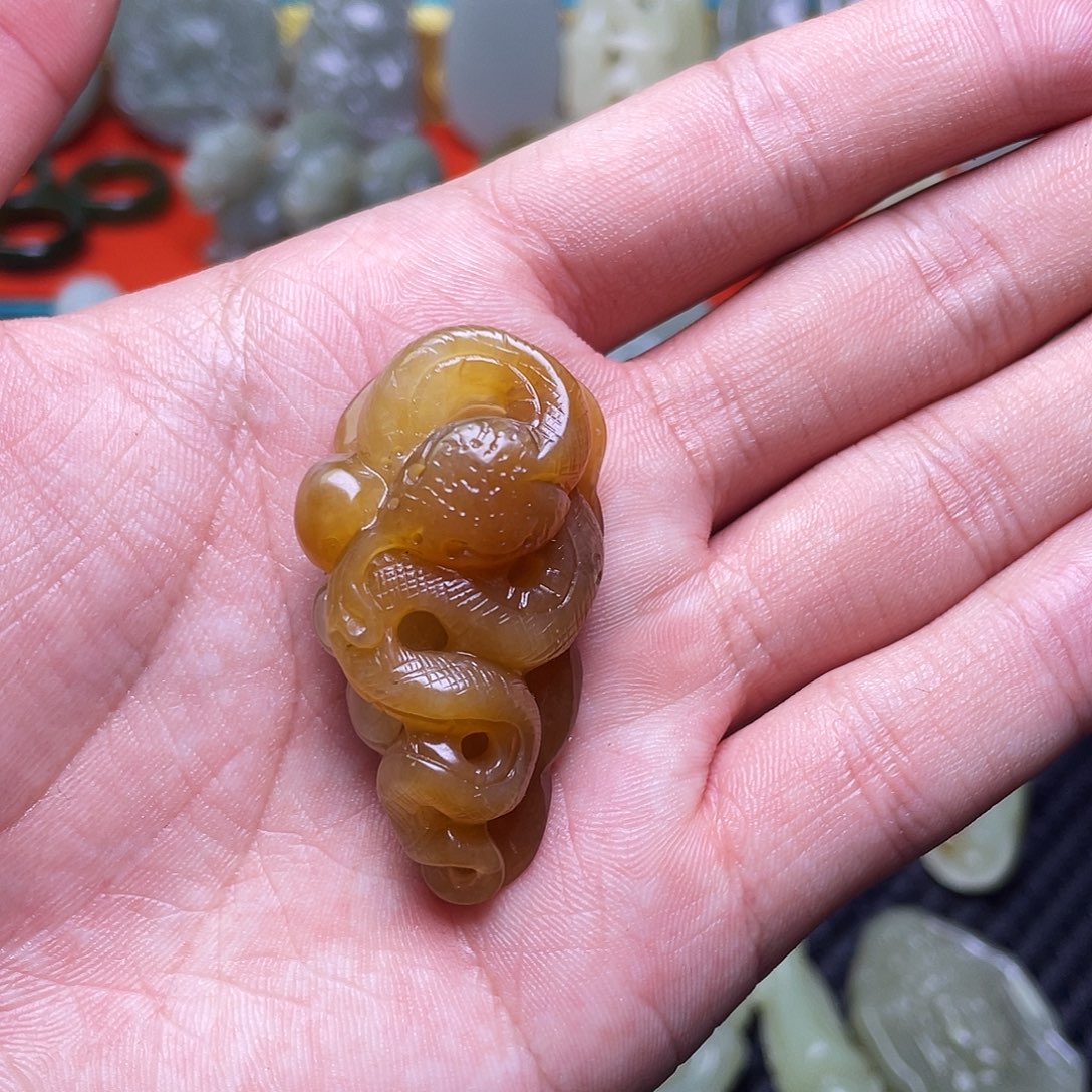 活***活和田玉未镶嵌颈饰