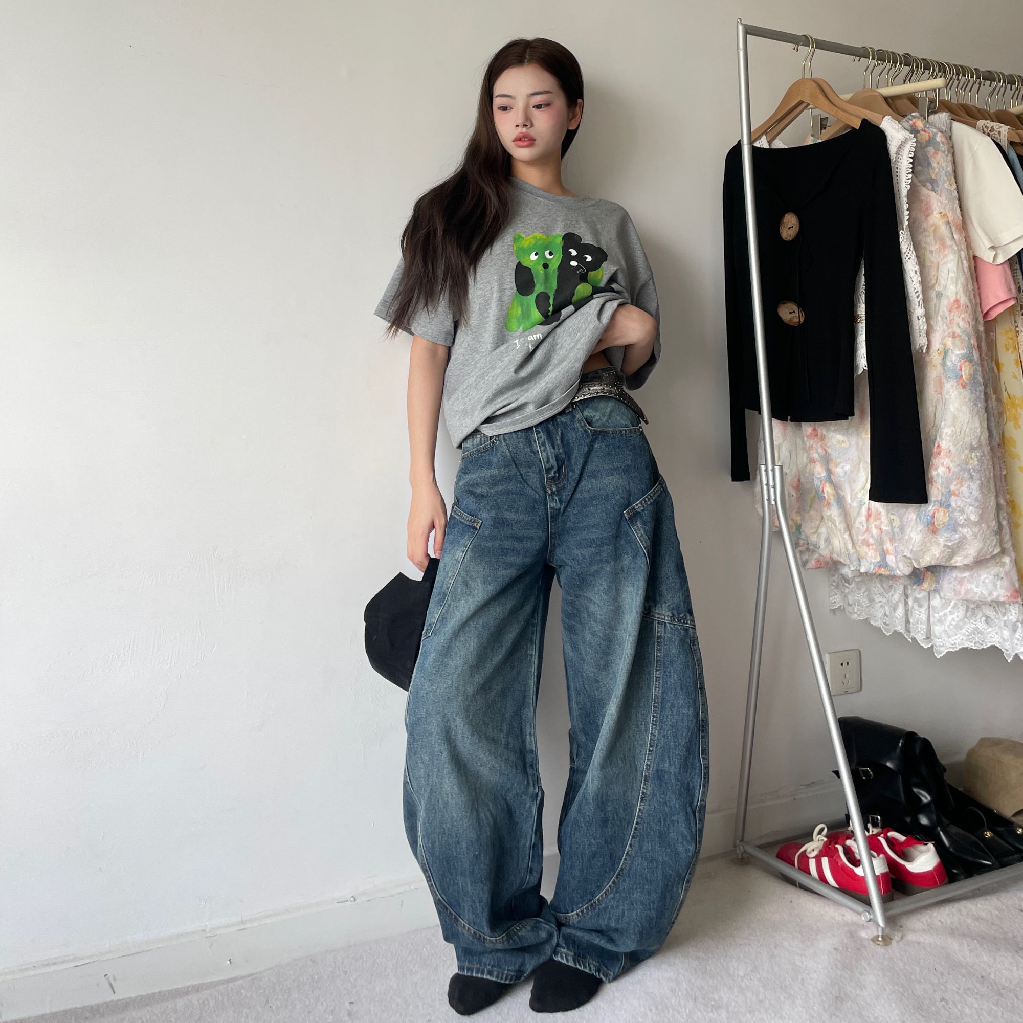 【弯刀阔腿牛仔裤】 Pocket口袋服饰 美式水洗高腰阔腿弯刀牛仔裤