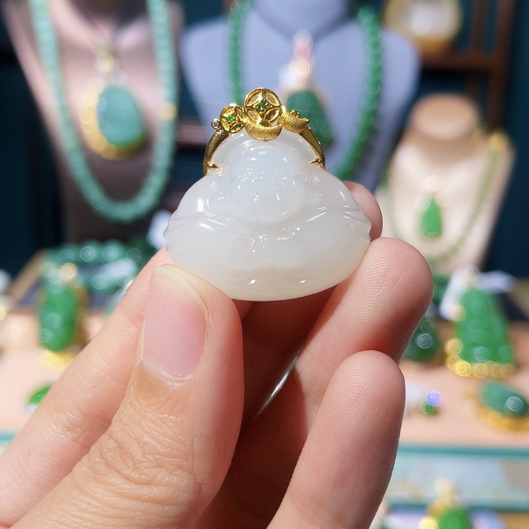 和田玉（碧玉）颈饰18K金镶嵌