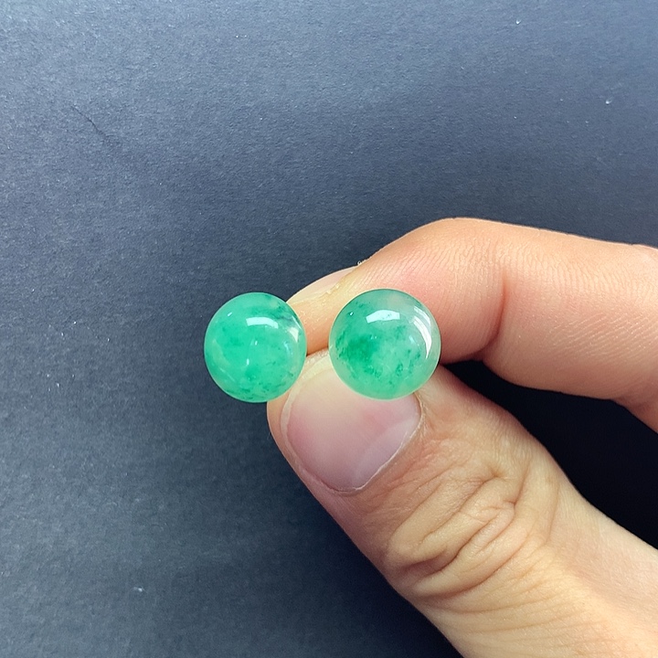 小***神石英质玉未镶嵌耳钉