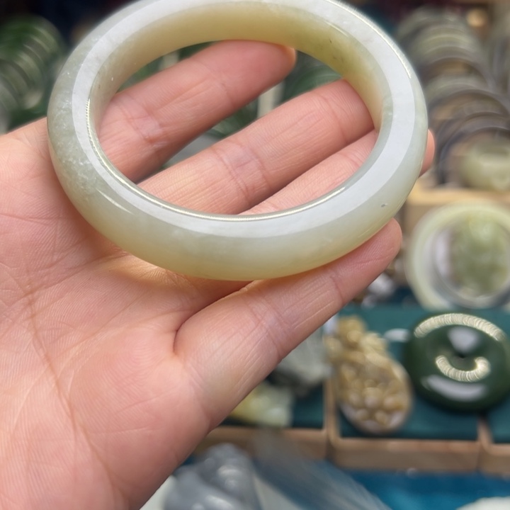 和田玉手镯未镶嵌56.5圈围M139