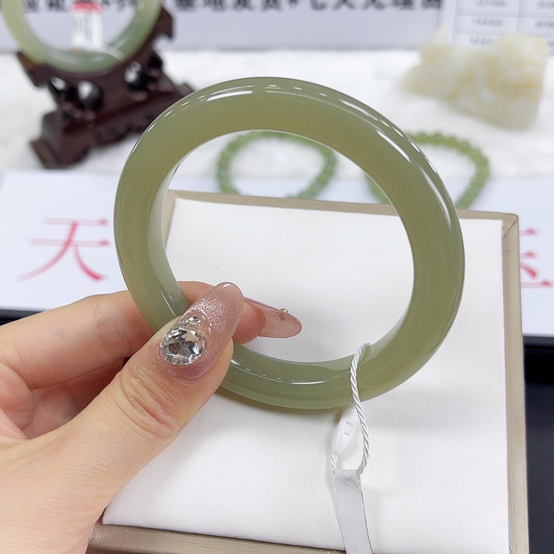 和田玉（糖玉）手镯未镶嵌