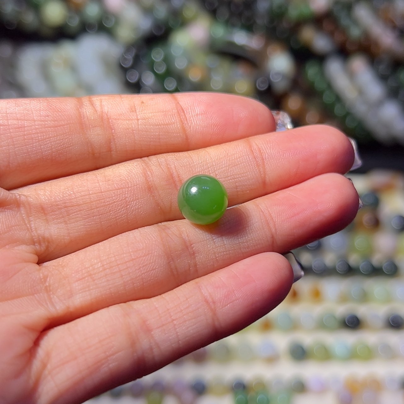 【闪购商品】未镶嵌和田玉珠宝奇石浓阳绿10mm